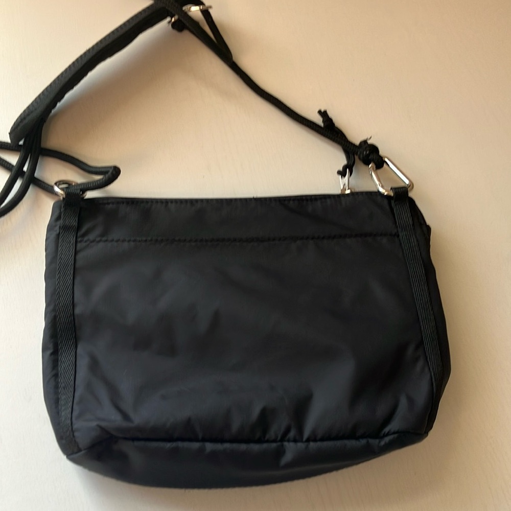 Lululemon Patch Logo Crossbody - Picture 2 of 16